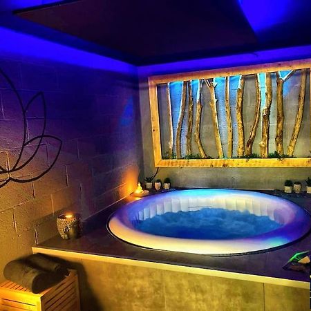 Vip Lounge Appartement Avec Jacuzzi Et Jardin Andenne Екстер'єр фото