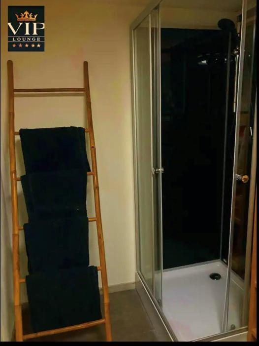 Vip Lounge Appartement Avec Jacuzzi Et Jardin Andenne Екстер'єр фото