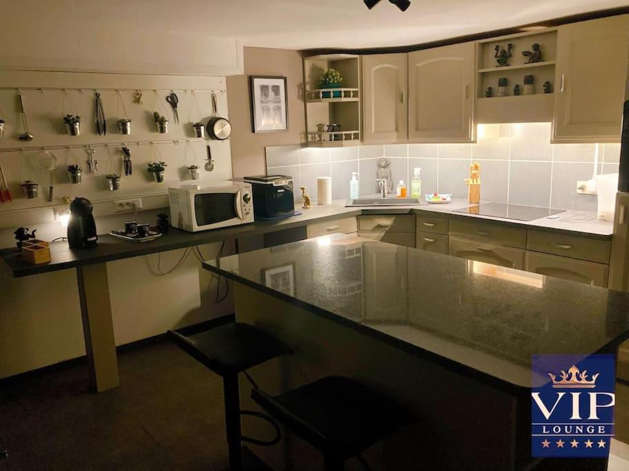 Vip Lounge Appartement Avec Jacuzzi Et Jardin Andenne Екстер'єр фото