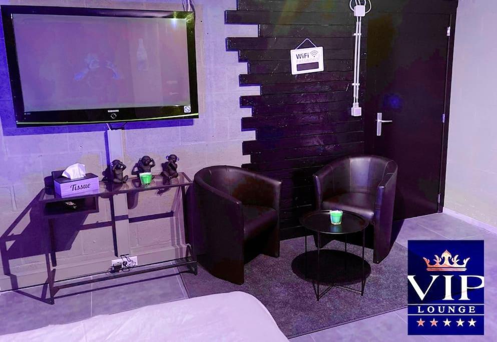 Vip Lounge Appartement Avec Jacuzzi Et Jardin Andenne Екстер'єр фото